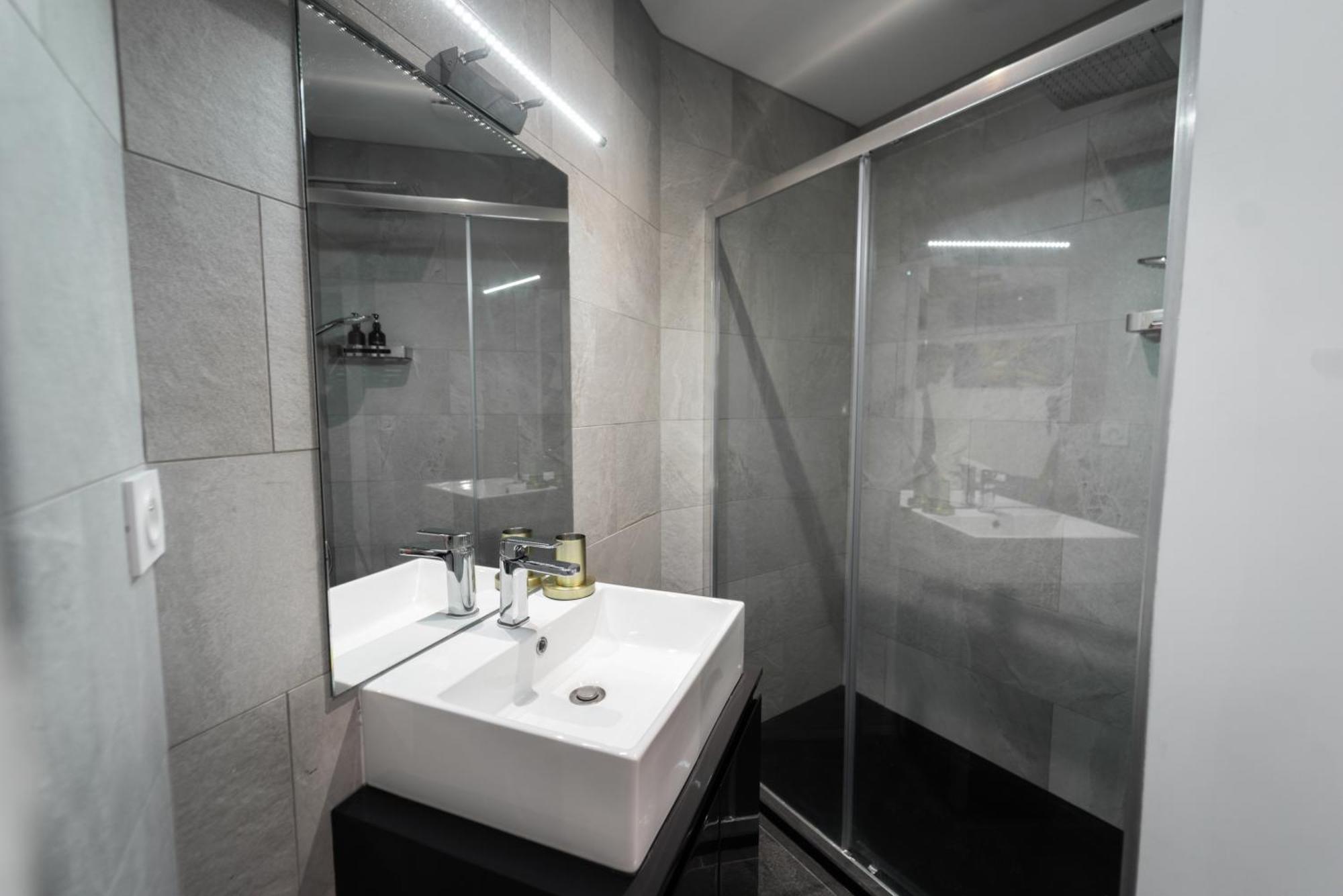 Loft 150 M2 Jacuzzi, Sauna Et Massage Blagnac Luaran gambar